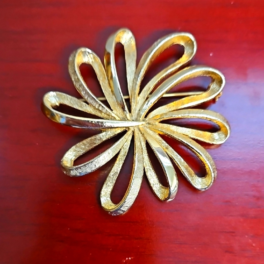 Goldtone Ribbon Flower Brooch